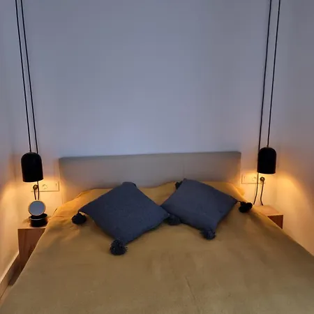 Apartamento Nines Moderno Y Centrico, En Zona Tranquila Cerca De La Playa *